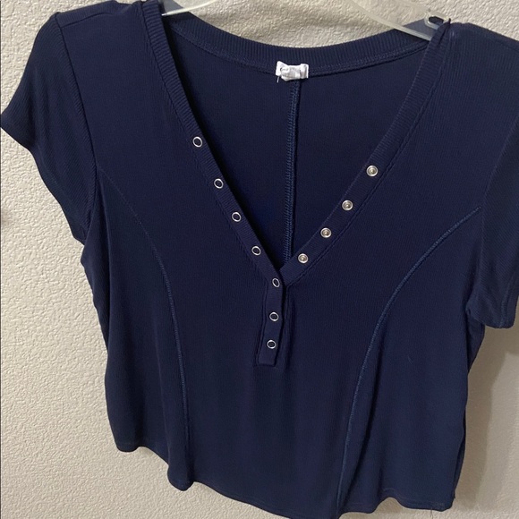 Garage Navy V-Neck Top with Button Detail xl - Picture 1 of 4
